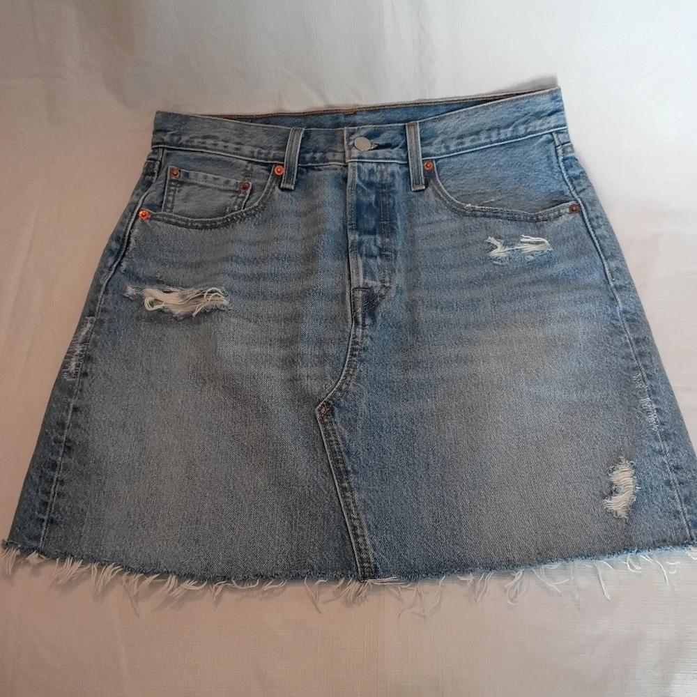 Levi’s Premium High Waisted Denim Mini Skirt Blue Light Wash Distressed Size 30